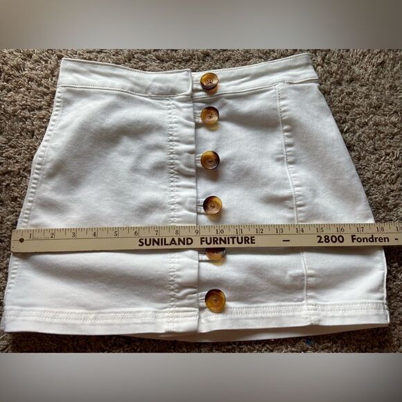 Free People Little Daisies White Button-Front Mini Skirt Size 0 - Picture 9 of 11